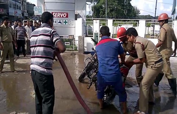 Fire breaks out at Udaipur petroleum pump, 2 bikes gutted Fire breaks out at Udaipur petroleum pump, 2 bikes gutted